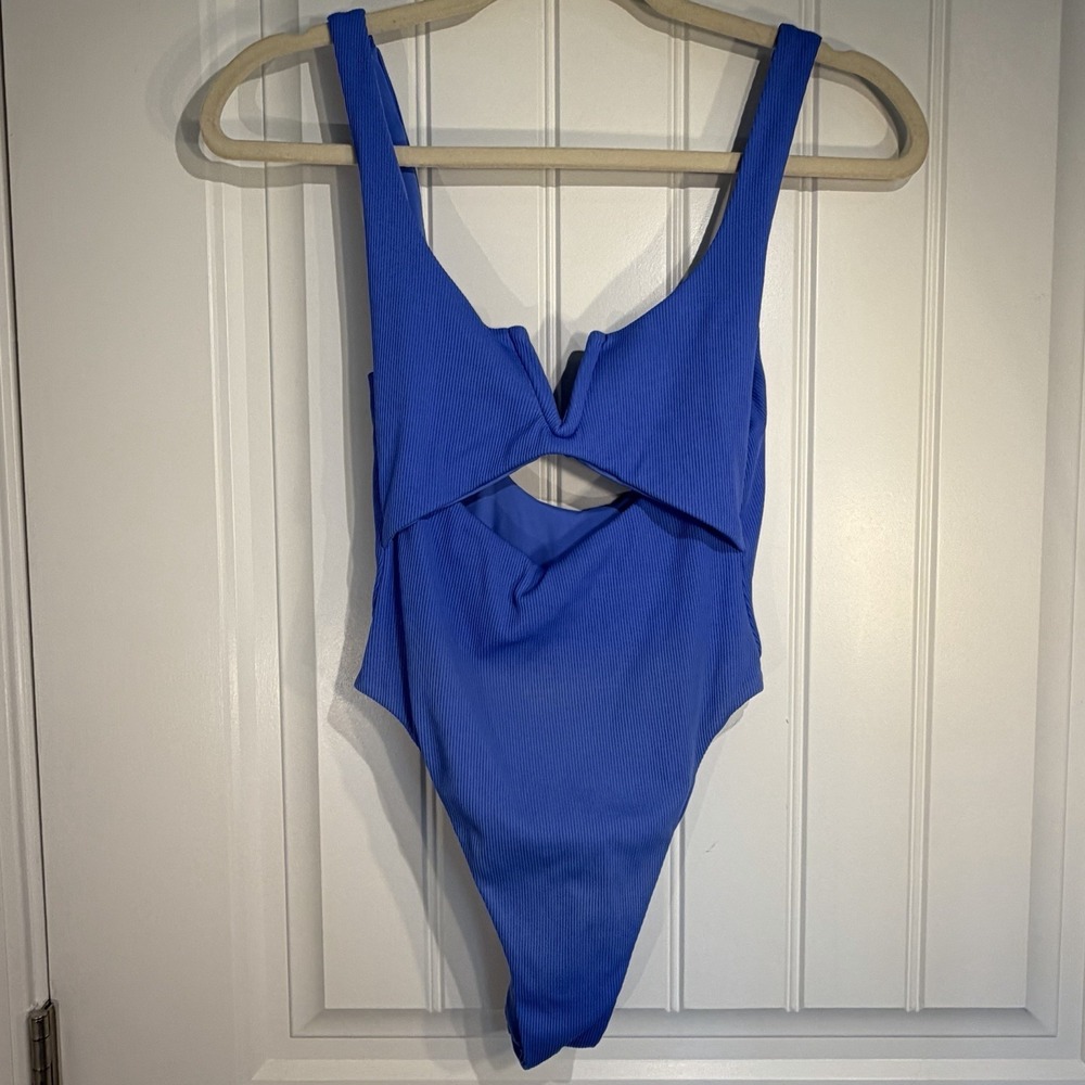 Summerful Blue Ribbed One Piece Swimsuit Women's Medium Cut Out V Wire Shelf Bra